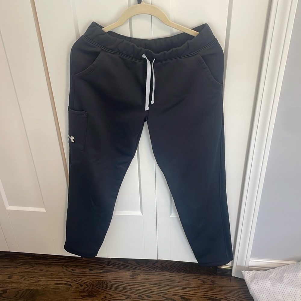 Under Armour, youth large black sweatpants